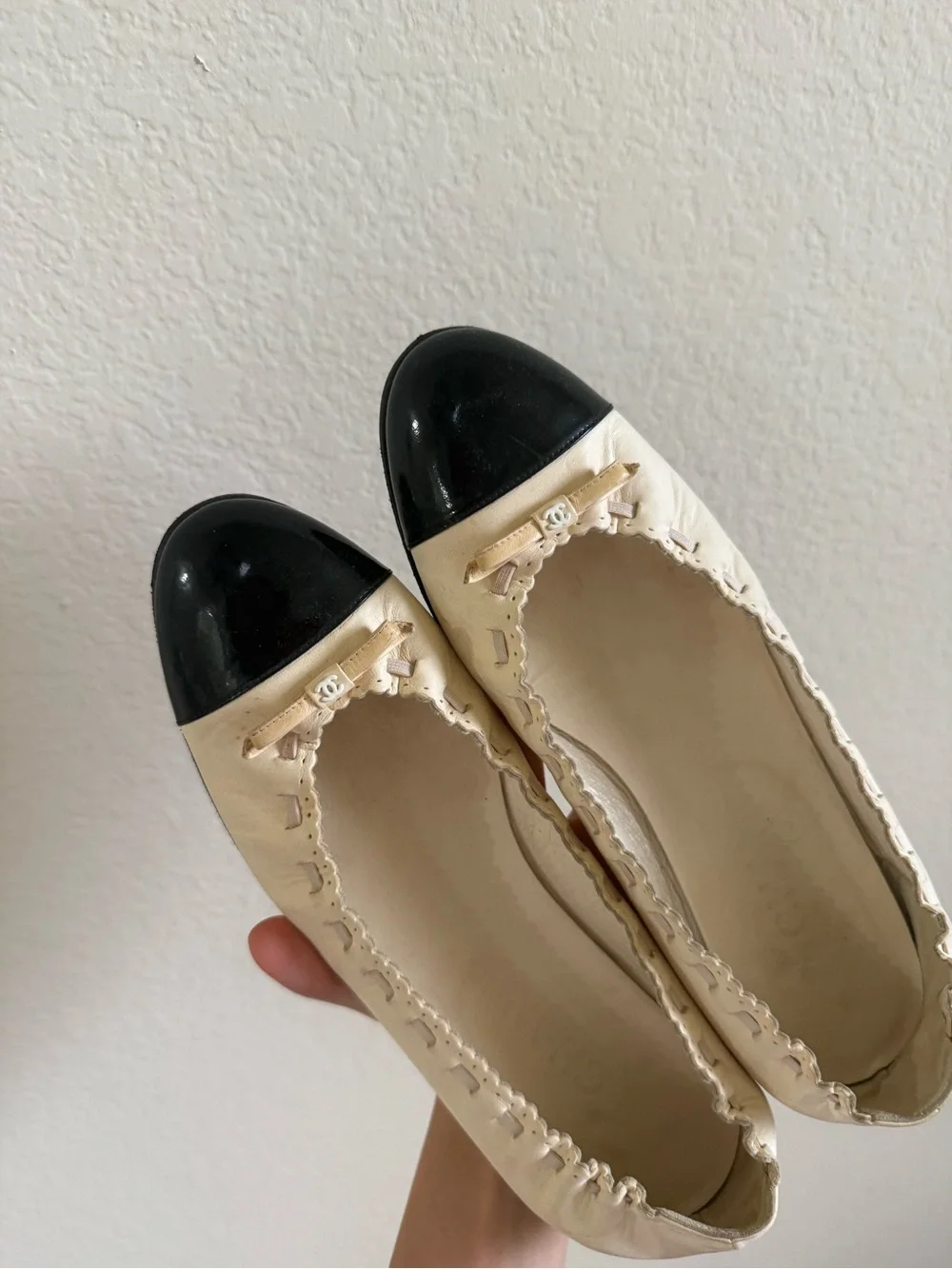 Chanel Cream Embroidered Ballet Flats with Black Patent Cap Toe size 37